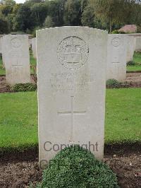 Carnoy Military Cemetery - Haywarn, P R