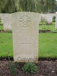 Carnoy Military Cemetery - Hill, Charles Percy