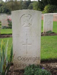 Carnoy Military Cemetery - Holms, John Cyril