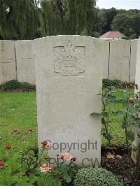 Carnoy Military Cemetery - Howe, G E