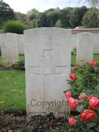 Carnoy Military Cemetery - Ives, F J