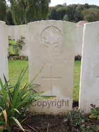 Carnoy Military Cemetery - Judd, F C