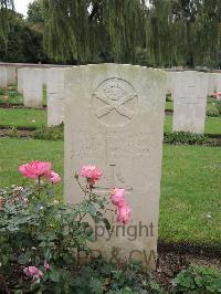 Carnoy Military Cemetery - Kennard, Winwood Reade