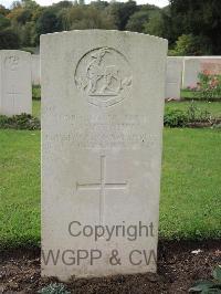 Carnoy Military Cemetery - Kitchen, James Mole