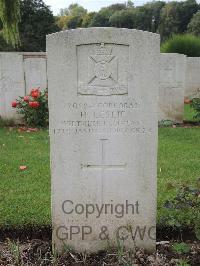 Carnoy Military Cemetery - Leslie, Hugh