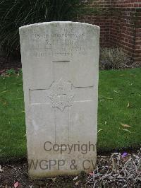 Carnoy Military Cemetery - Leslie, R