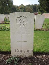 Carnoy Military Cemetery - Lewis, Robert W.