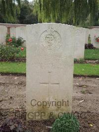 Carnoy Military Cemetery - Lewis, W