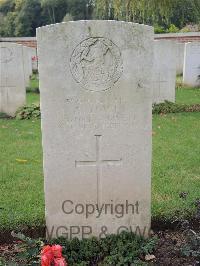 Carnoy Military Cemetery - Lowe, A