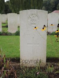 Carnoy Military Cemetery - Luff, W