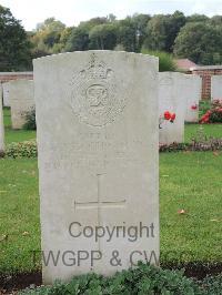 Carnoy Military Cemetery - MacGregor, Amyas