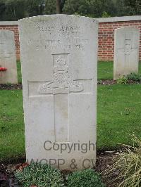 Carnoy Military Cemetery - Marshall, W