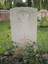 Carnoy Military Cemetery - Mason, A T