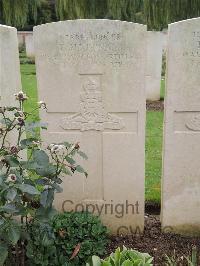 Carnoy Military Cemetery - McDonald, T