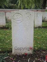 Carnoy Military Cemetery - Nunn, F