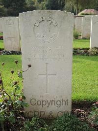 Carnoy Military Cemetery - Ogilvy, James Dundas