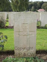 Carnoy Military Cemetery - Parsons, William Thomas