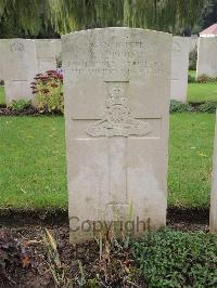 Carnoy Military Cemetery - Pound, Richard Ernest