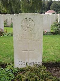 Carnoy Military Cemetery - Pritchard, George Thomas