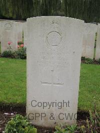 Carnoy Military Cemetery - Pugh, A E