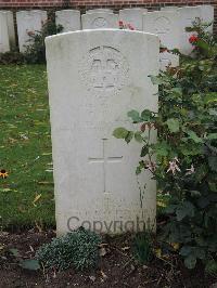 Carnoy Military Cemetery - Pye, F