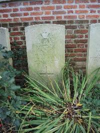 Carnoy Military Cemetery - Reeves, R