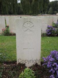 Carnoy Military Cemetery - Rose, C