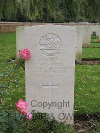 Carnoy Military Cemetery - Sadler, Hereward Pattison