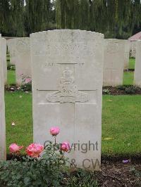 Carnoy Military Cemetery - Savage, R A