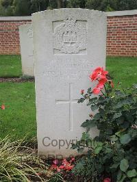 Carnoy Military Cemetery - Scutcher, W C