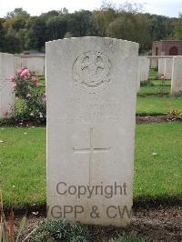 Carnoy Military Cemetery - Simons, W W