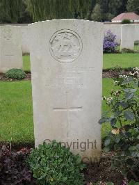 Carnoy Military Cemetery - Smart, T