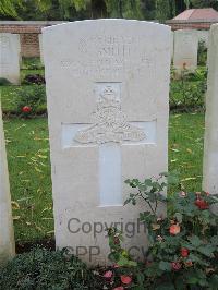 Carnoy Military Cemetery - Smith, C