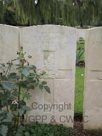 Carnoy Military Cemetery - Starkey, T T