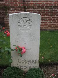 Carnoy Military Cemetery - Thomas, T J