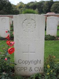 Carnoy Military Cemetery - Thrussell, H J