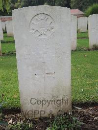 Carnoy Military Cemetery - Tomlinson, John Leslie