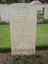 Carnoy Military Cemetery - Traill, K R