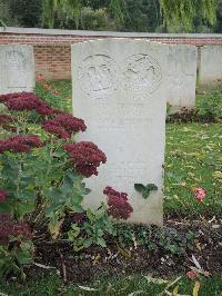 Carnoy Military Cemetery - Vickery, J J