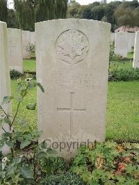 Carnoy Military Cemetery - Warner, Cyril Percy