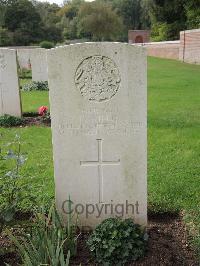 Carnoy Military Cemetery - Willis, Raymond