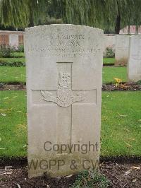 Carnoy Military Cemetery - Winn, M