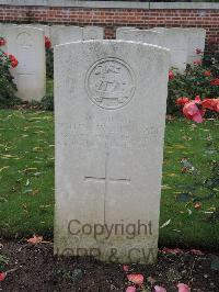 Carnoy Military Cemetery - Wyatt, W W