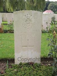 Carnoy Military Cemetery - Wyman, F