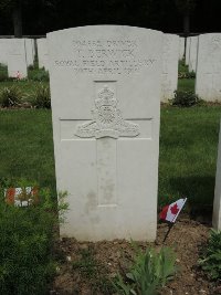 Canadian Cemetery No.2 Neuville - Berwick, Thomas