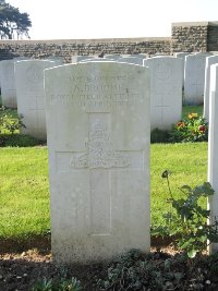 Canadian Cemetery No.2 Neuville - Broome, Arthur