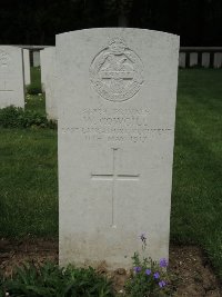 Canadian Cemetery No.2 Neuville - Cowgill, William