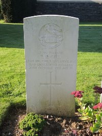 Canadian Cemetery No.2 Neuville - Gill, Thomas Edward