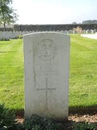 Canadian Cemetery No.2 Neuville - Lee, Robert