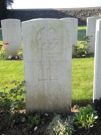 Canadian Cemetery No.2 Neuville - Lines, John Henry